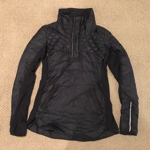 Lululemon size 4 black pullover jacket